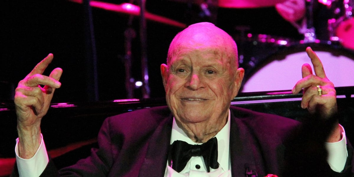 don rickles breaks carson's cigarette box johnny carson In 1976, accidentally broke a cherished on The Tonight Show, which led to interrupting the taping of Rickles's sitcom to confront him. This unscripted Don Rickles broke Johnny Carson's