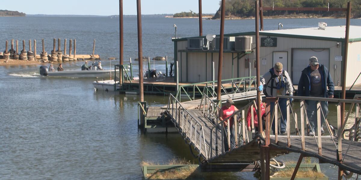 Striper Express hosts annual Veteran's Day fishing competition on Lake ...