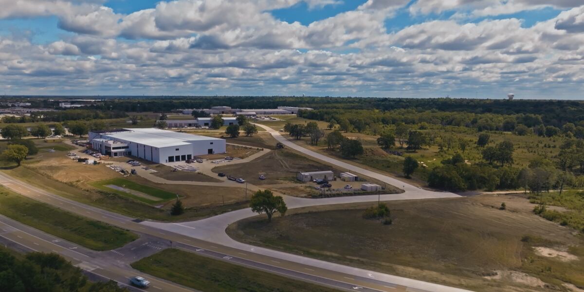 Paris receives federal funding of $1.3 million to improve infrastructure at Northwest Industrial Park Paris receives federal funding of $1.3 million to improve infrastructure at Northwest Industrial Park