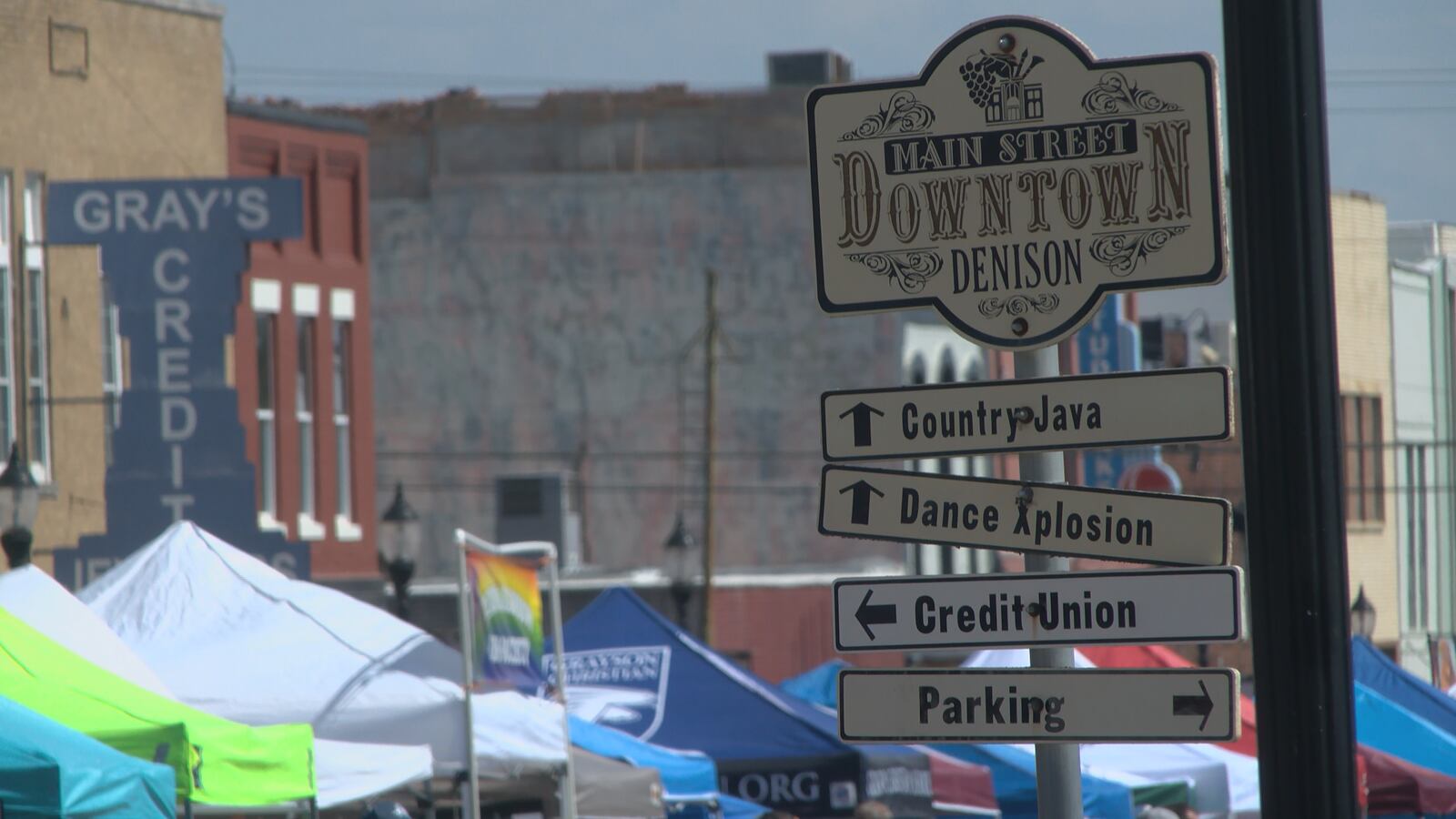 Denison waves goodbye to summer with annual fall fest