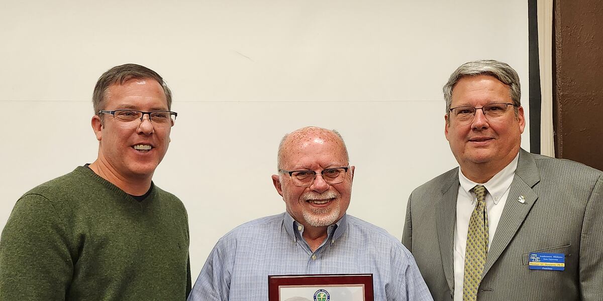 Scott Rohlfing Southeastern aviation instructor receives prestigious FAA award