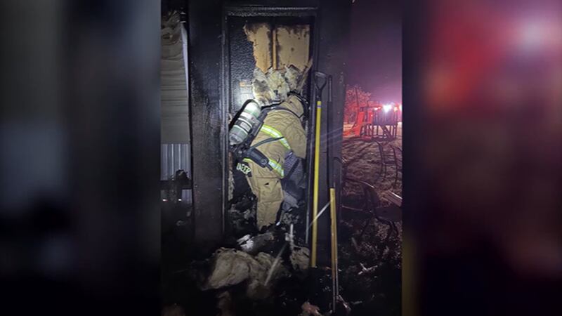 Man helps save his home during house fire in Gunter