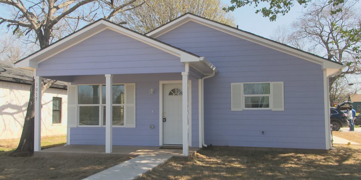 Habitat for Humanity dedicates 44th home in Grayson County to single mother