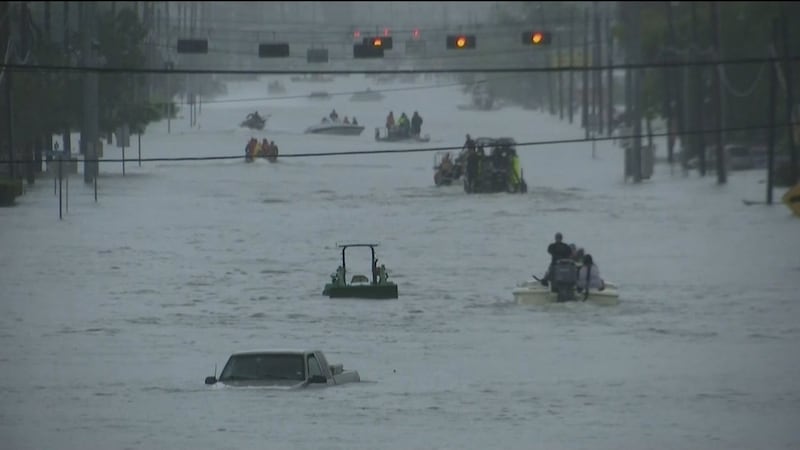 Amid Harvey floods, Houston chief worries 'how many bodies?'